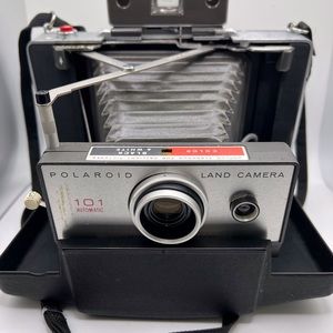 Vintage Polaroid 101 land camera with all accessories